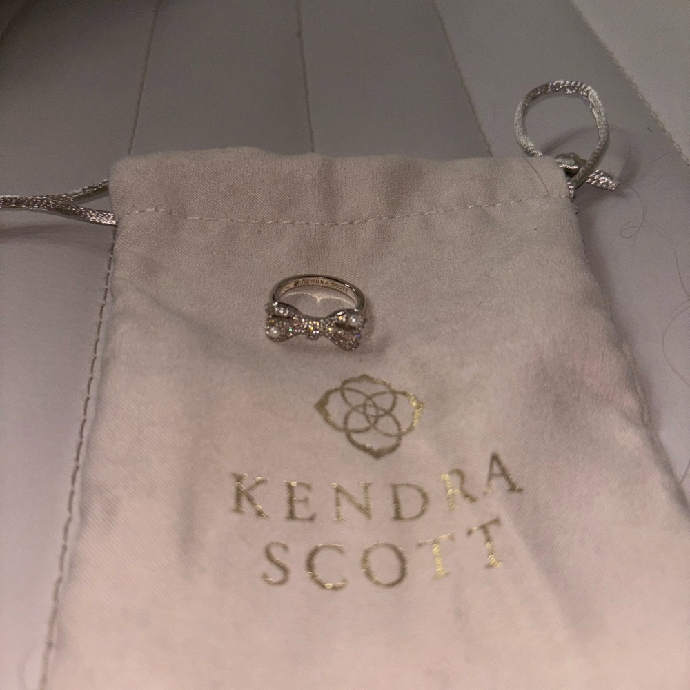 Kendra Scott Sparkling Silver Bow Ring
